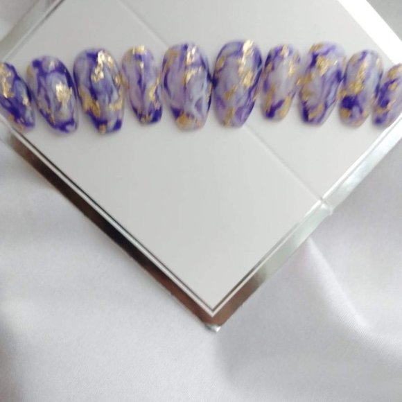 Amethyst/gold flake, marbled /geode luxury nails - Picture 3 of 5